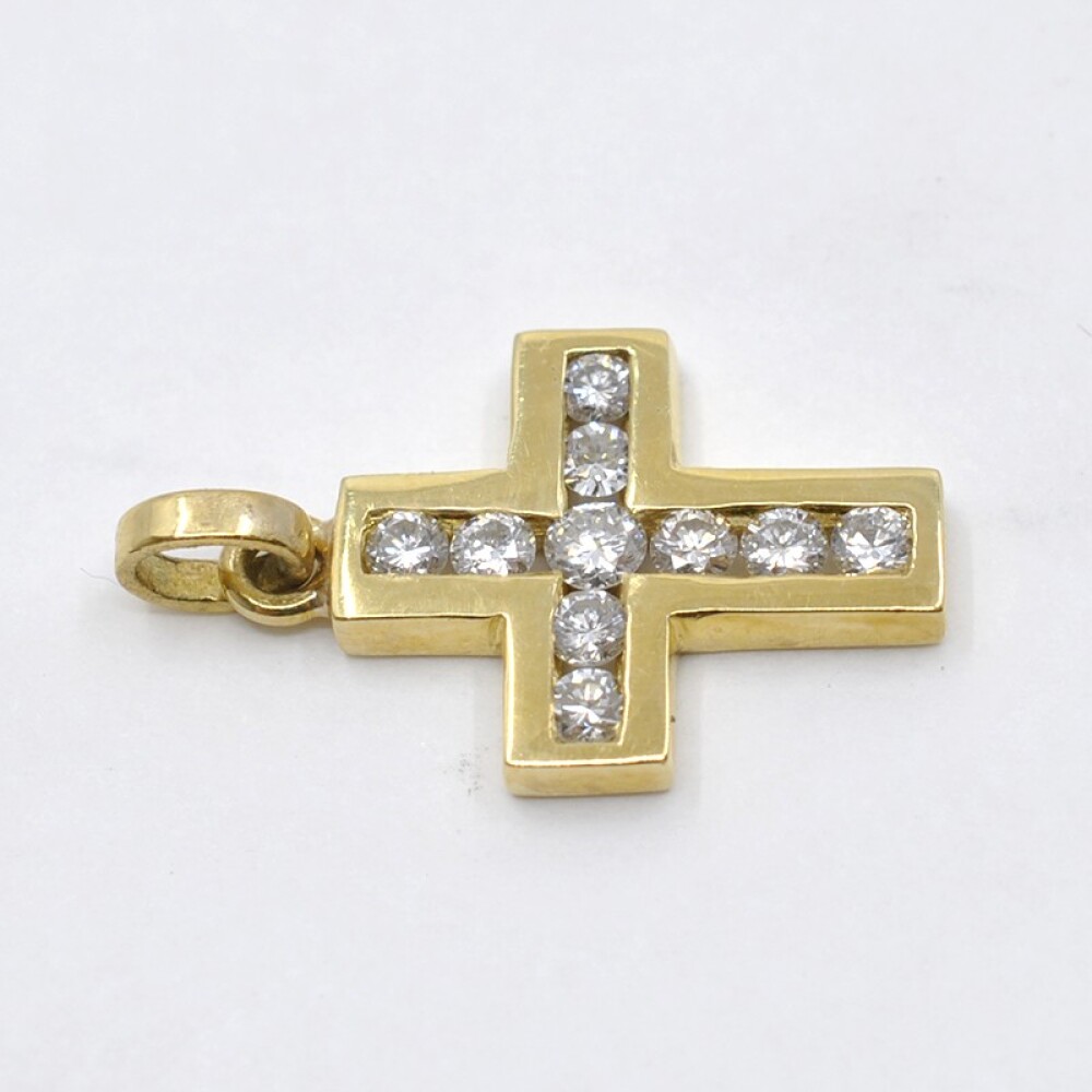 Cruz En Oro 18K amarillo Y brillantes 15 x 12 mm Cruz En Oro 18K amarillo Y brillantes 15 x 12 mm