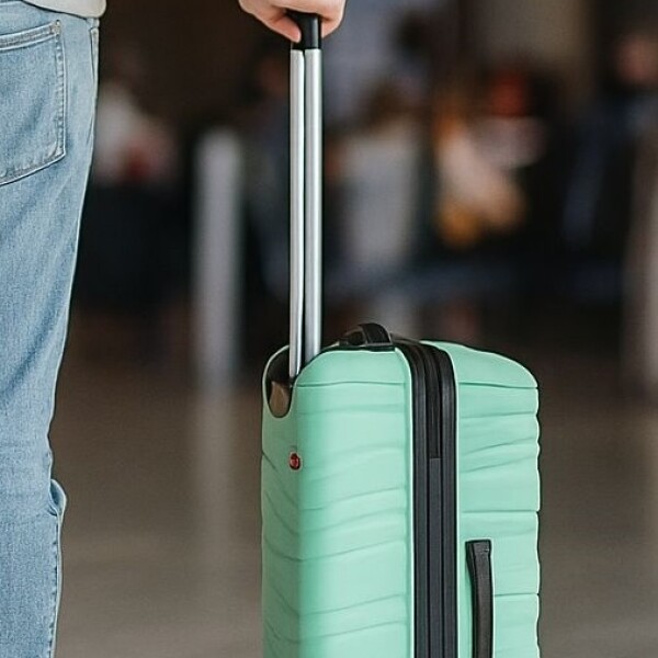 Valija Rigida Carry On Con Mango Telescopico Verde Pastel Valija Rigida Carry On Con Mango Telescopico Verde Pastel
