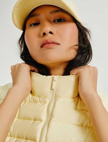 CHALECO PUFFER CON BOLSILLOS VERDE