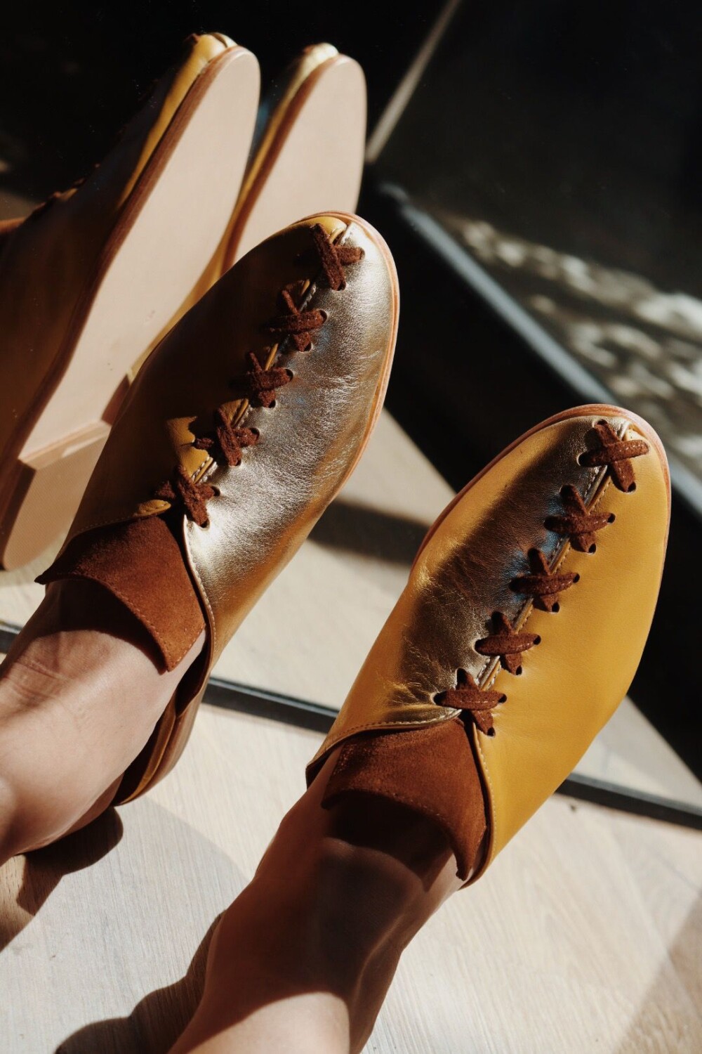 Suela Shoes Dorado Y Mostaza