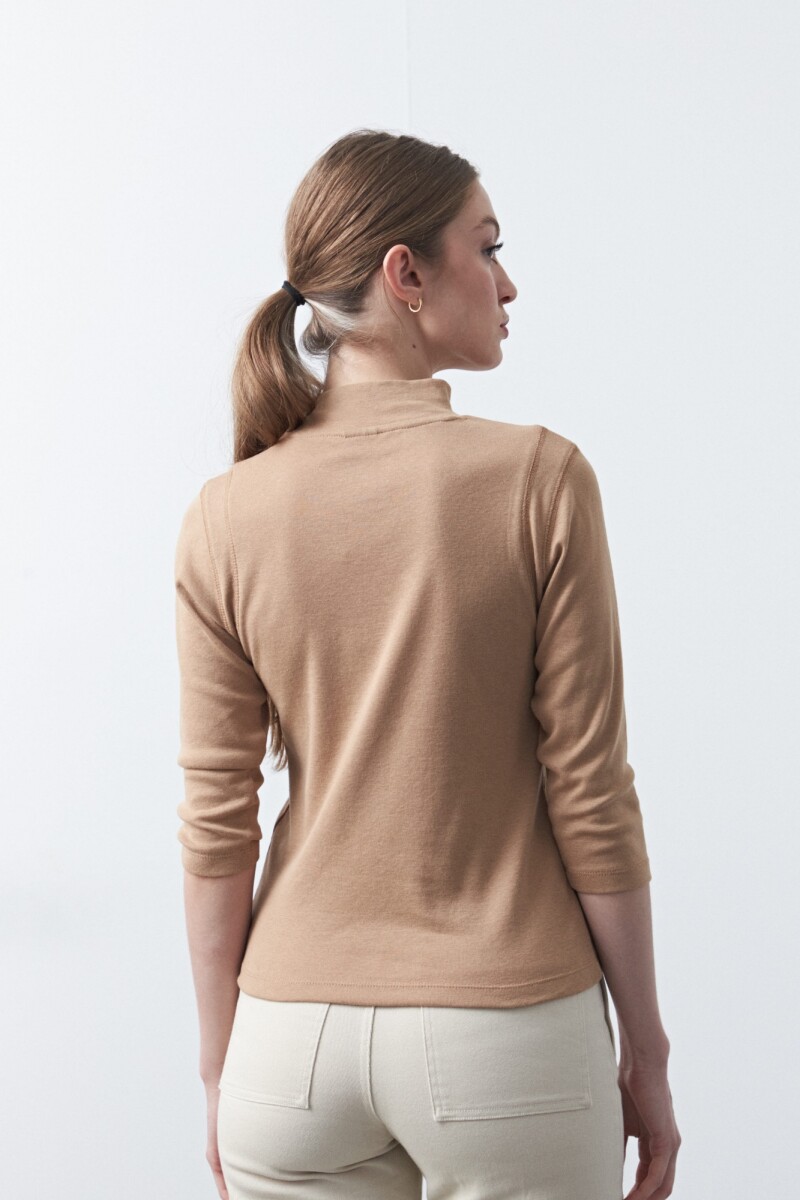 POLERA RULIO Beige Oscuro