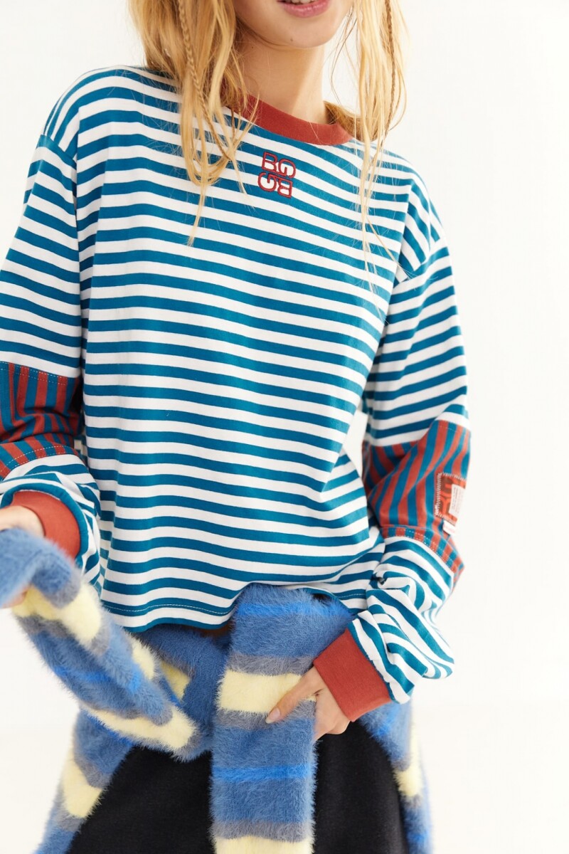 Remera Ritma Petroleo