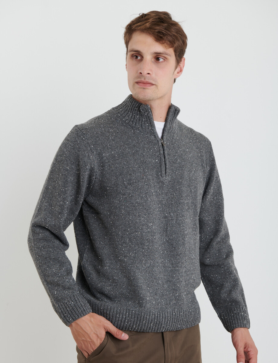 470421 REMERA HARRY Gris Oscuro