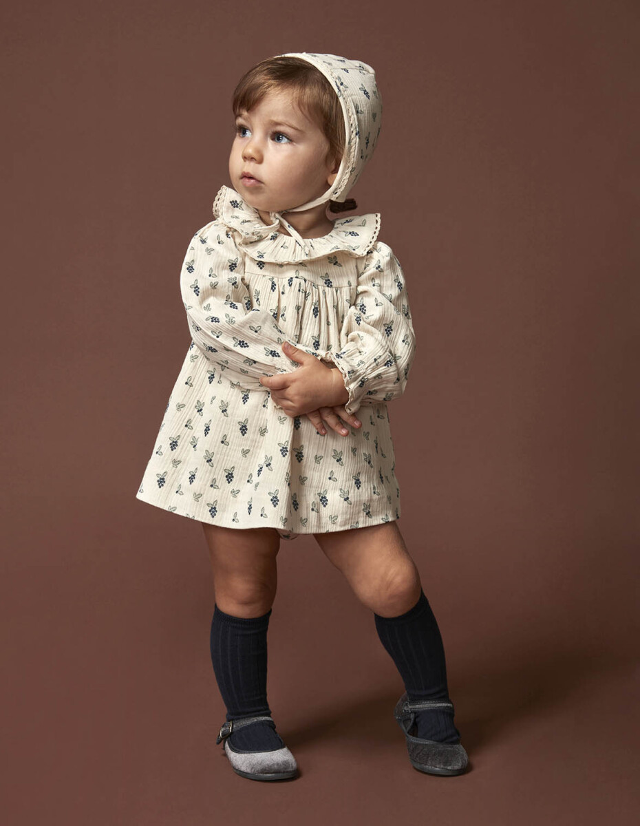 Conjunto Vestido Con Capota Y Falda De Gasa - Piedra 