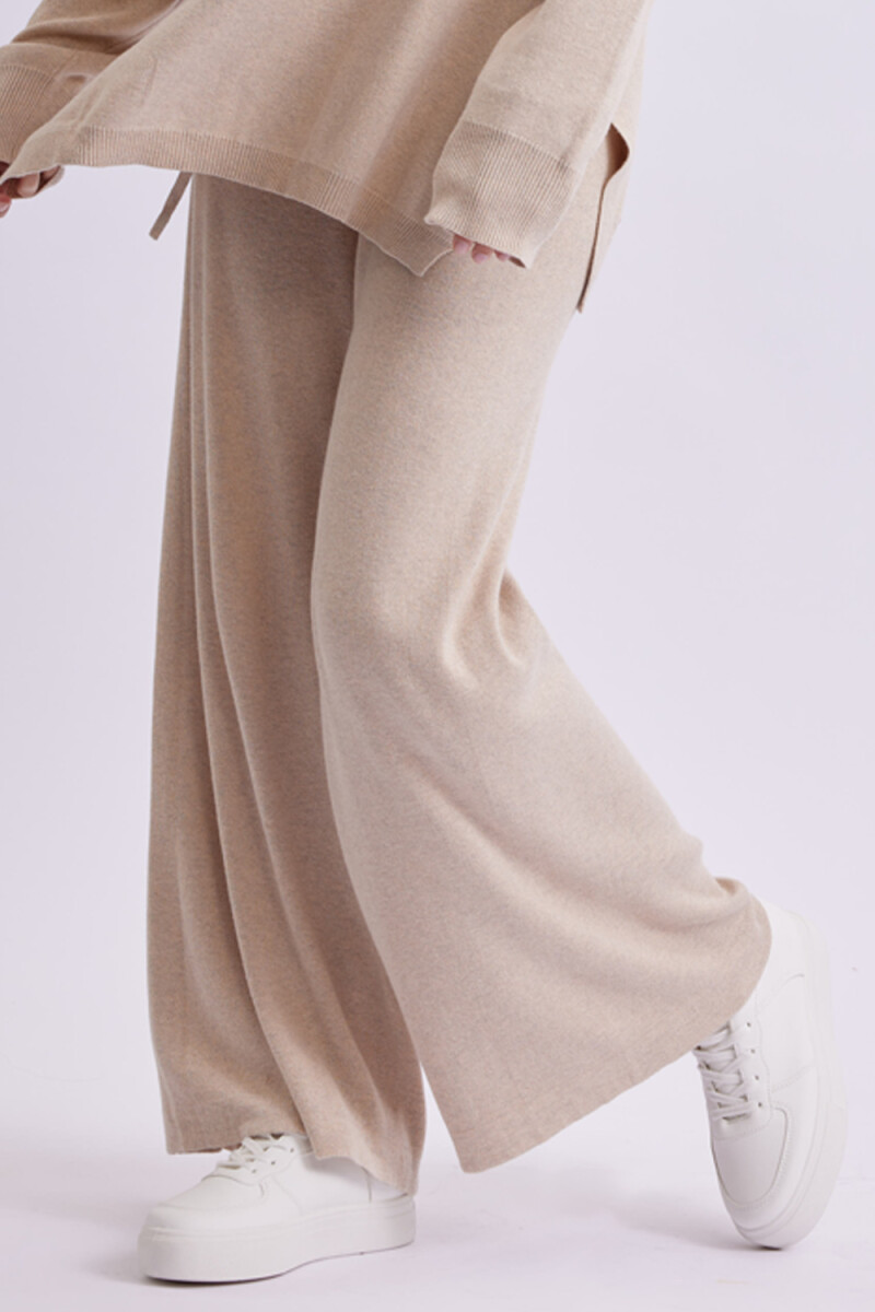 Pantalón de punto Beige
