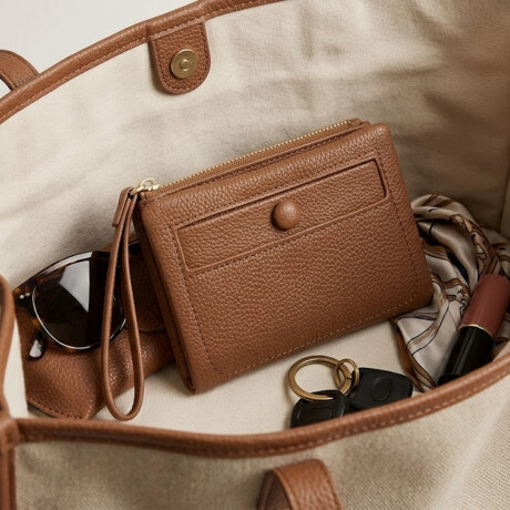 Billetera tarjetero cuerina con colgante - 11x14cm Marron