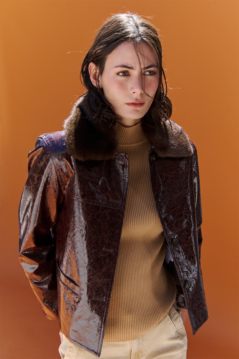 CHAQUETA GLOSSY - MARRON 