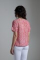 Blusa estampada con volado fucsia