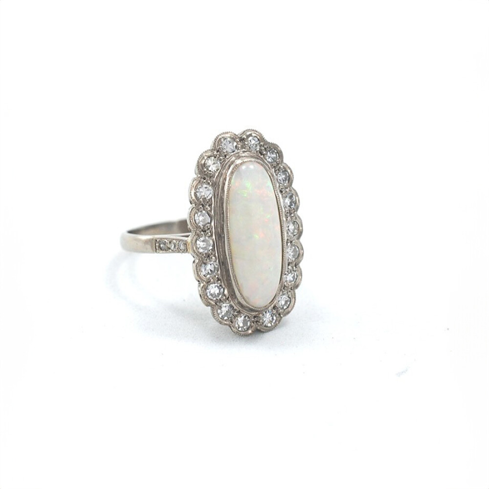 Anillo Oro 18K Blanco, Brillantes Y Opalo Anillo Oro 18K Blanco, Brillantes Y Opalo