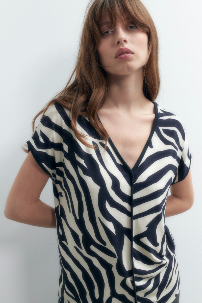 Blusa animal print negro