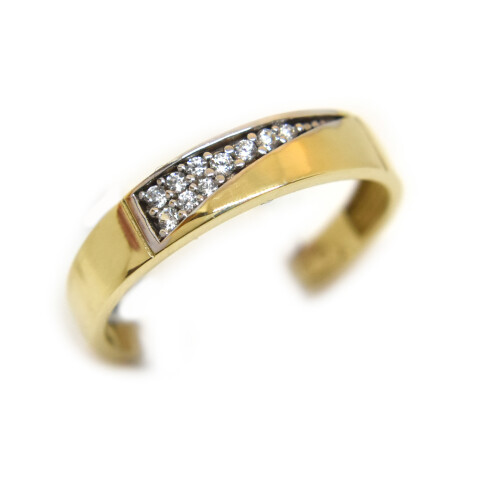 Anillo en Oro 9 Kilates y Zirconias Anillo en Oro 9 Kilates y Zirconias