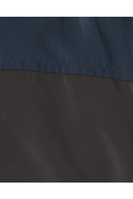 Campera resistente al agua, diseño bloques de color azul, negro y verde. Talles 2-4T Sin color