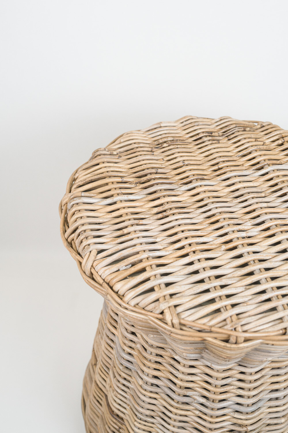 Mesa Lateral Paragon Mungur Kuwu Color Unico