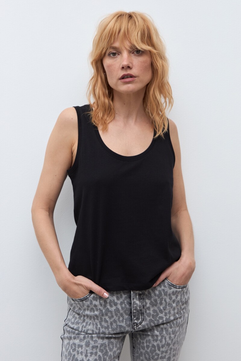 Musculosa escote a la base negro