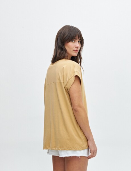 Musculosa básica Famone Dulce de leche