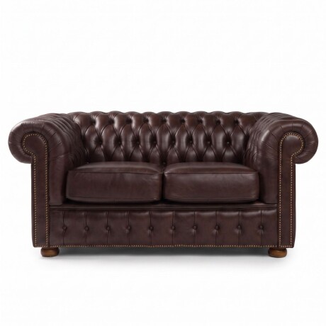 Sofá Chesterfield Novo - Cuero Básico - 2 cuerpos Café - (Preventa)