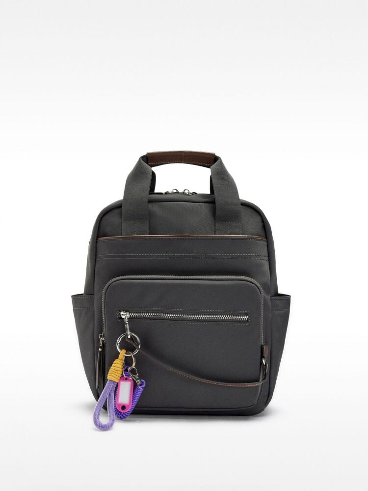Mochila De Nylon Con Colgante gris