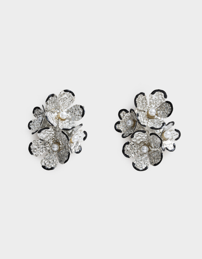 Aros Colgantes Cortos Flores Aros Colgantes Cortos De Flores - Plateado