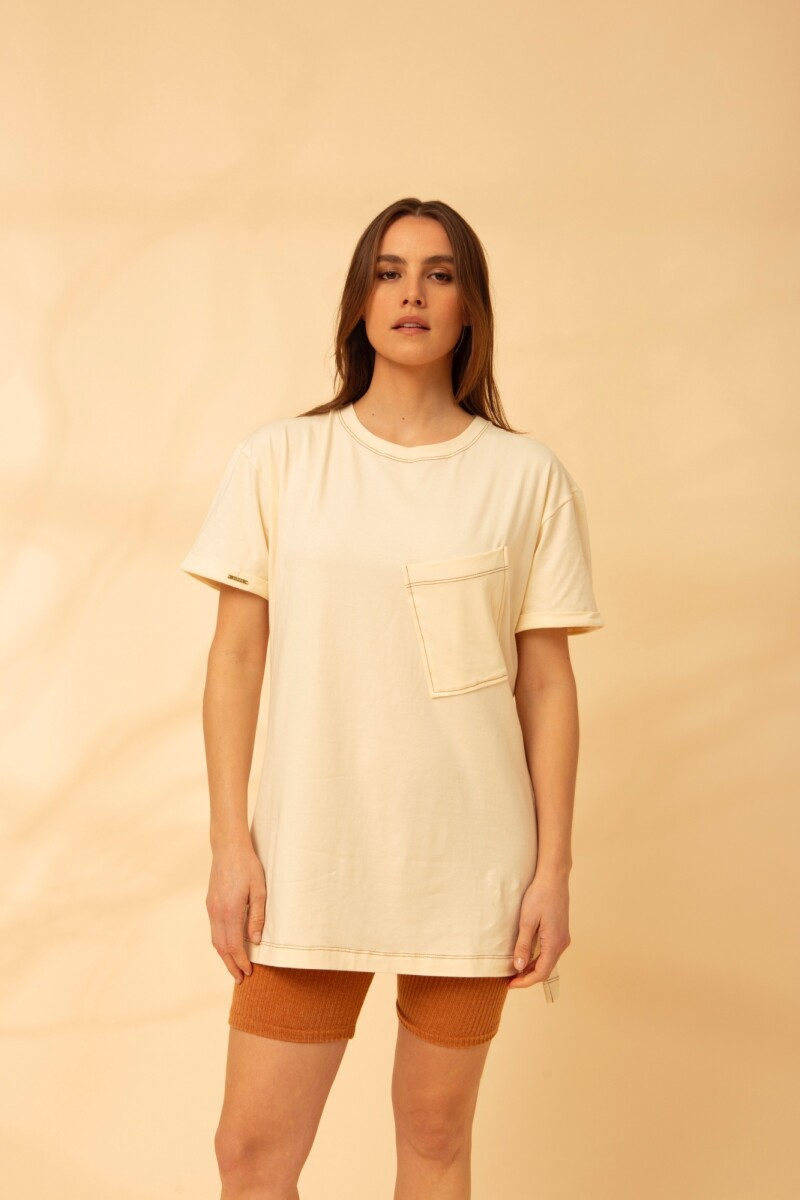REMERA POQUET Manteca