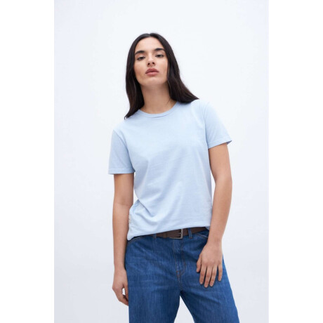 Remera Anette Celeste