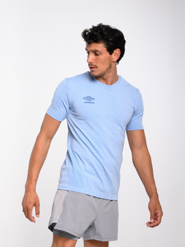 Remera Train Umbro Hombre 7m1