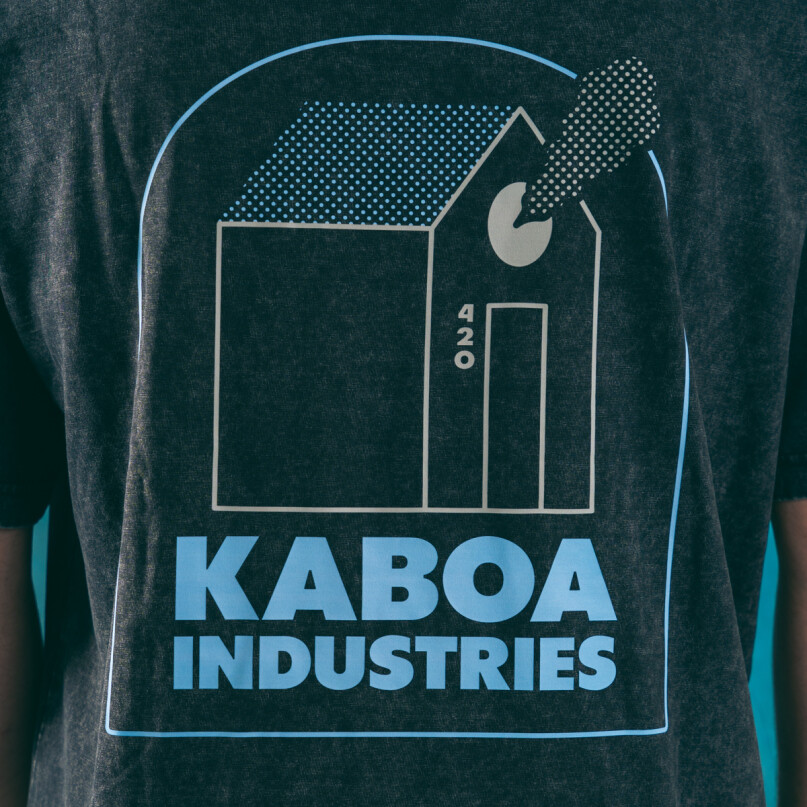 REMERA OVERSIZE - KABOA INDUSTRIES 420 REMERA OVERSIZE - KABOA INDUSTRIES 420