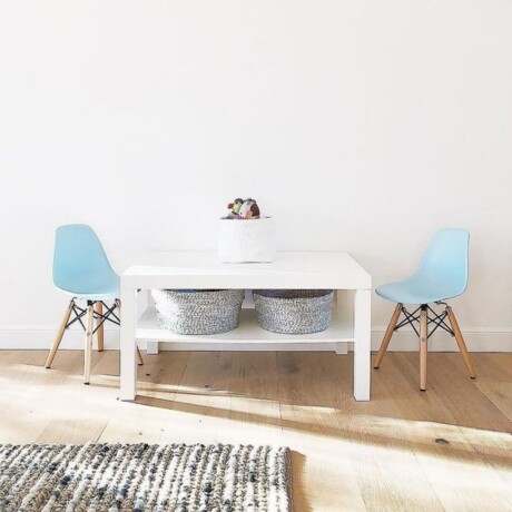 Silla Eames Kids Celeste 001