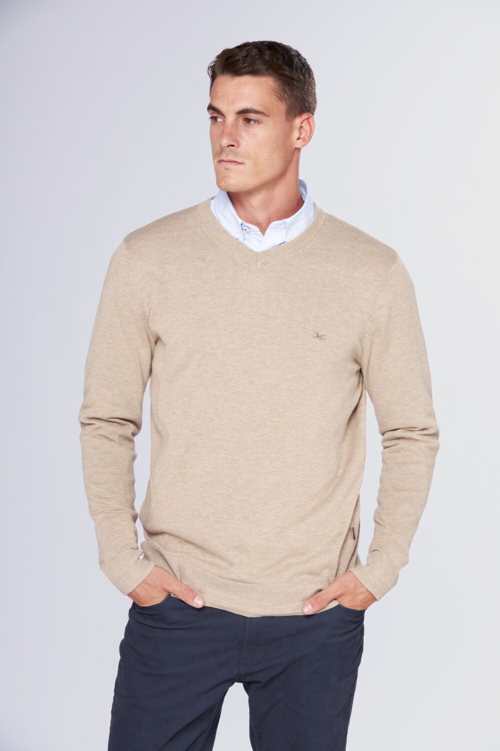 BUZO TEJIDO CUELLO EN V Beige