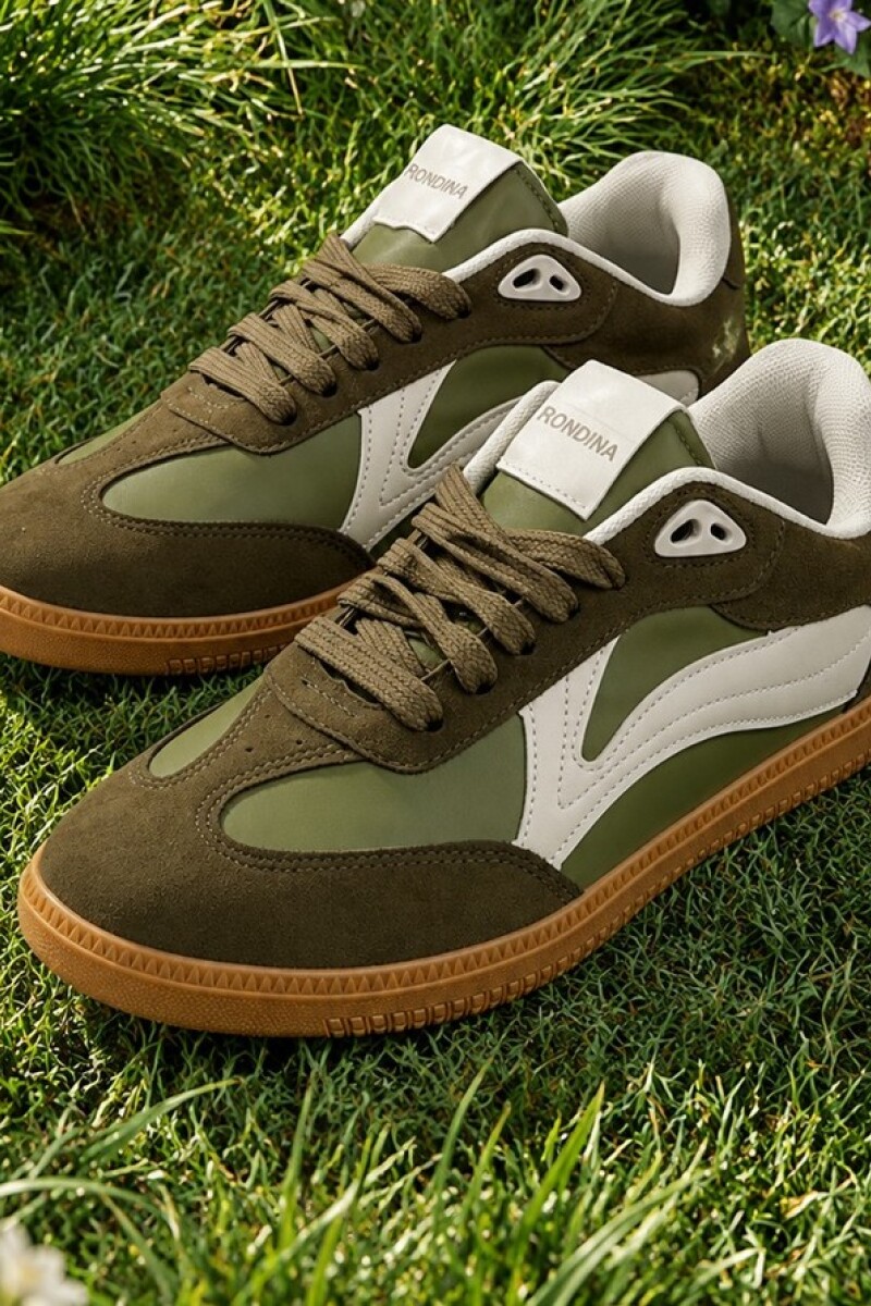 Calzado Casual. Verde