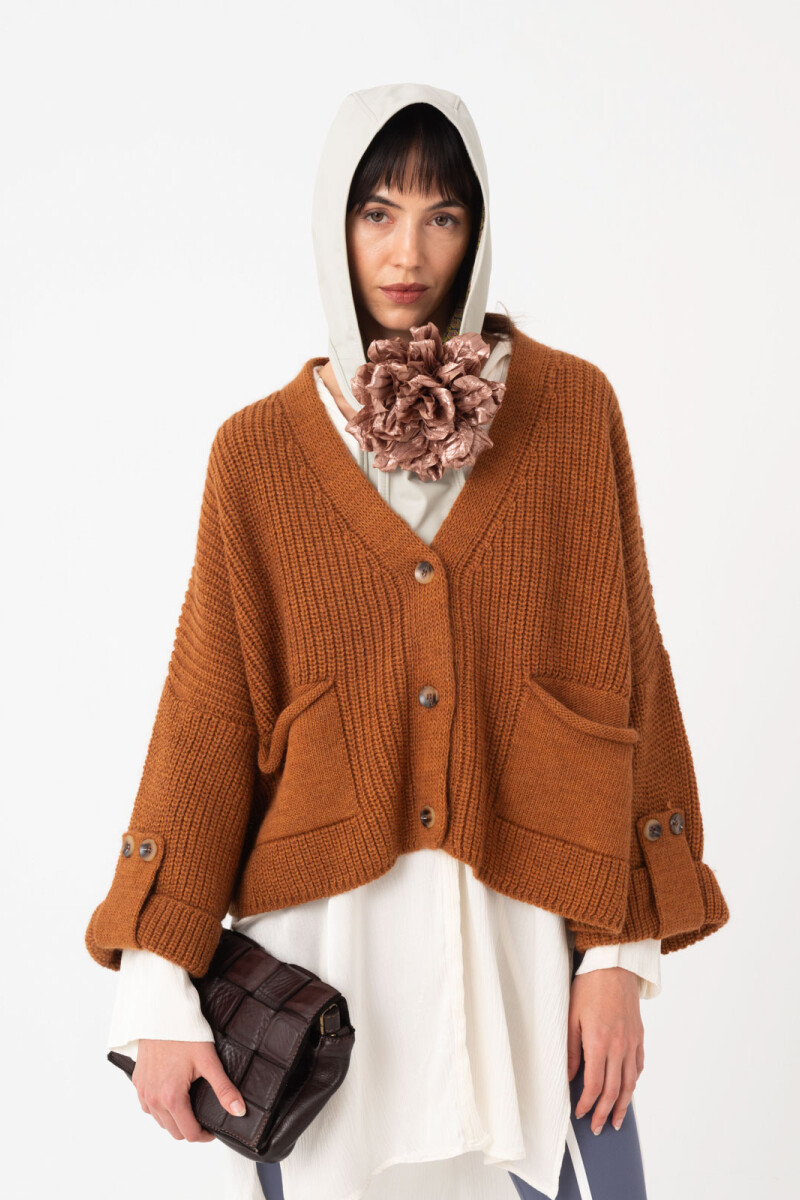 CARDIGAN CON BOTONES Ocre