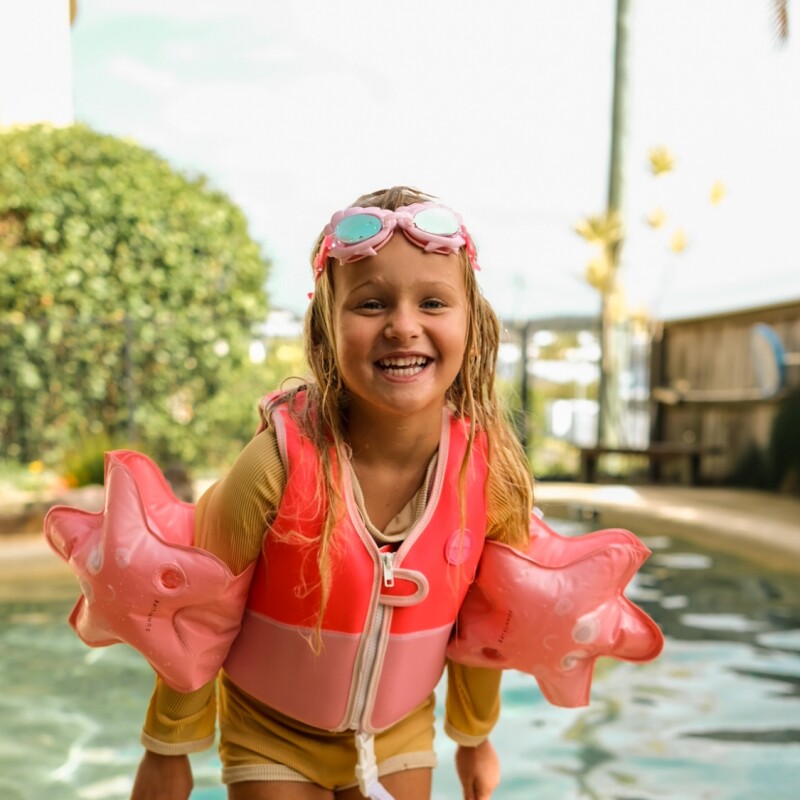 S41SG Lentes De Agua/piscina Para Niños De 3 A 9 Años Sunnylife - Neon Strawberry