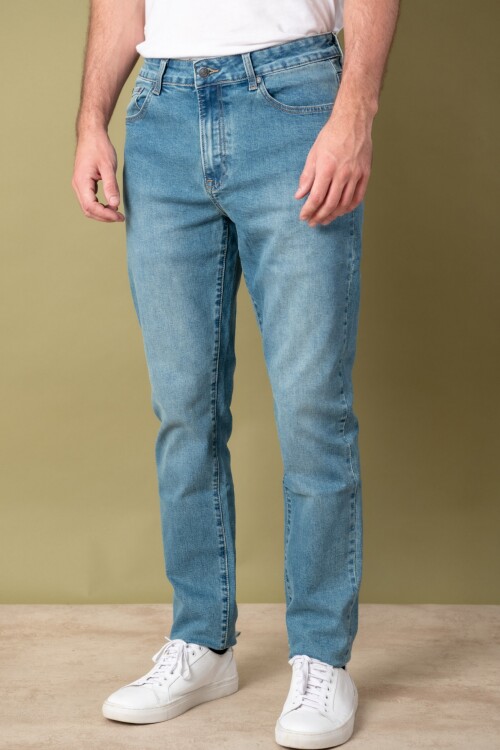 Jean Relaxed fit Azul claro
