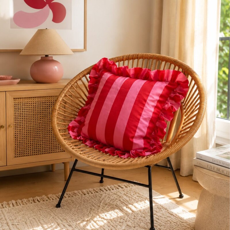 Funda Almohadón decorativo volados 45 x 45 cm Fucsia