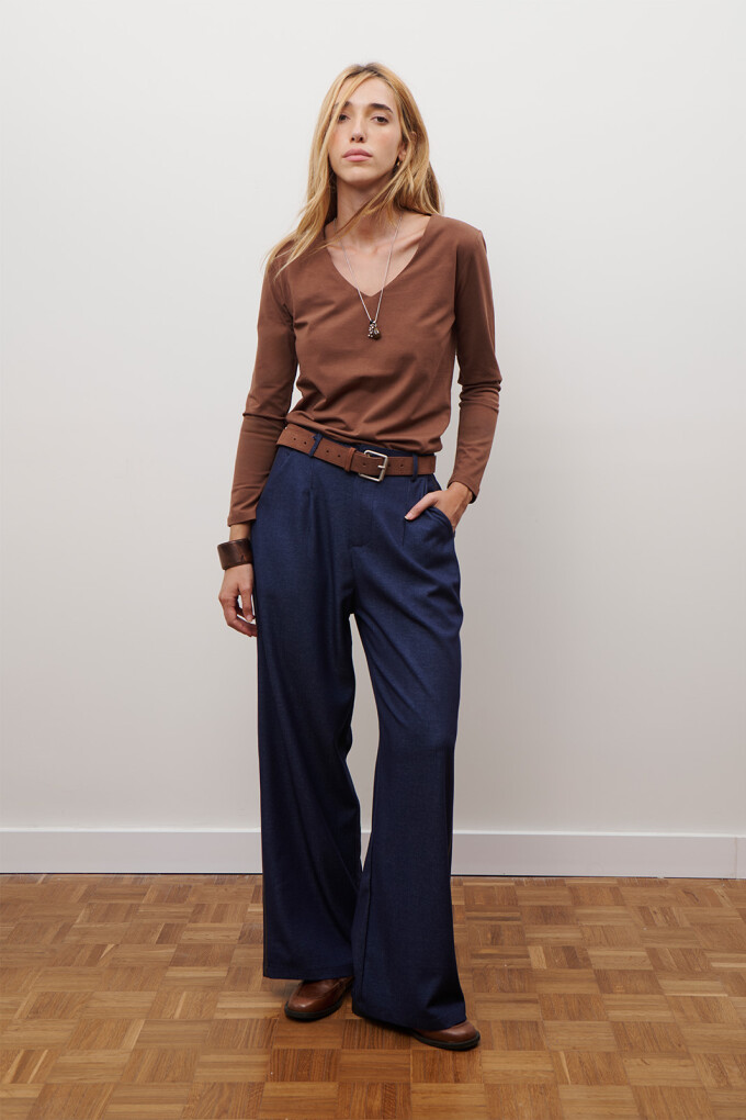 REMERA V M/LARGA CARAMELO