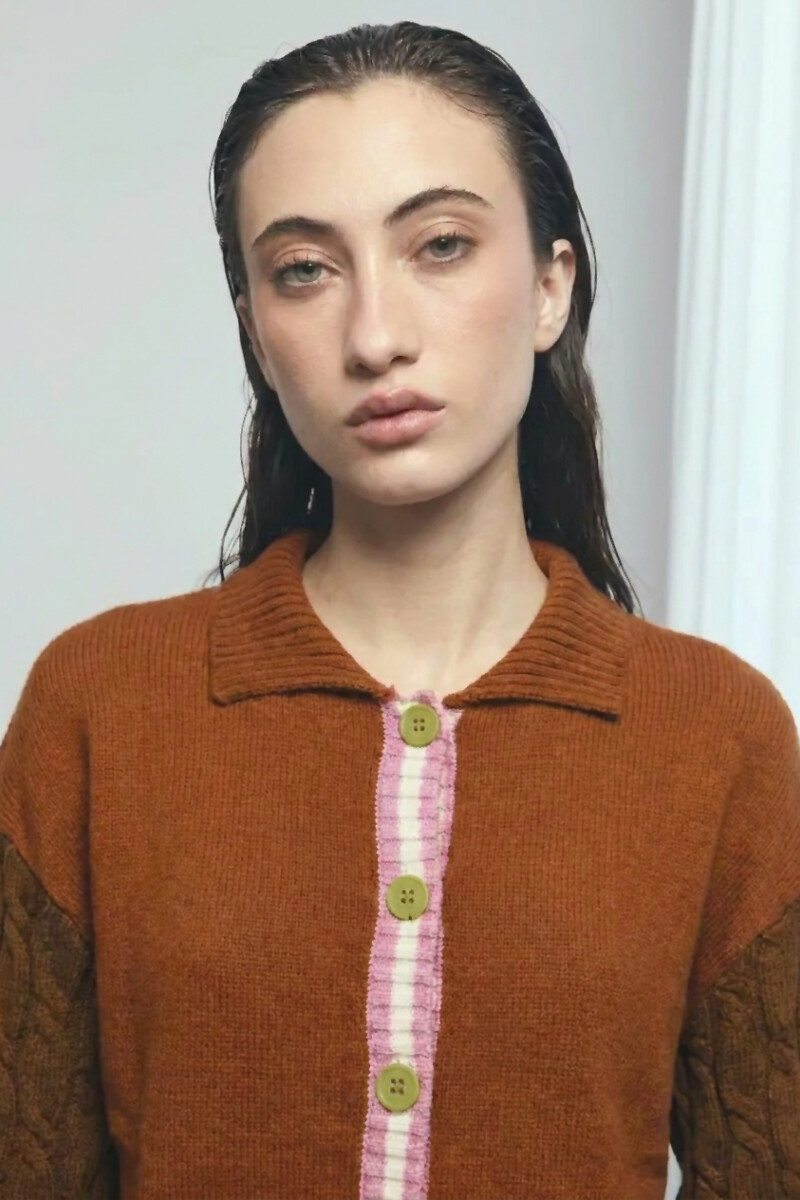Cardigan con piping PREVENTA tostado