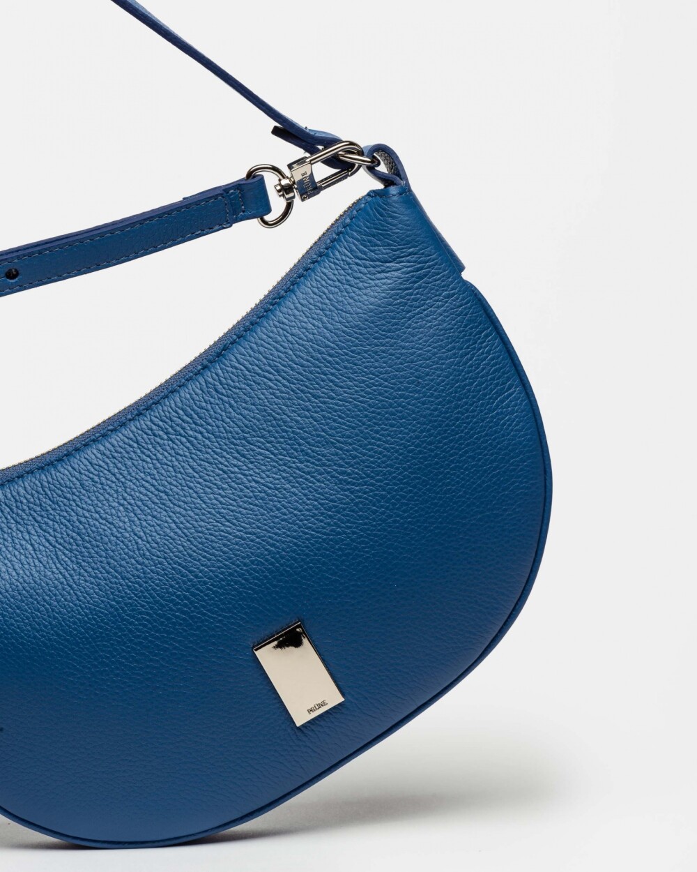 Cartera al Hombro Lua En Cuero Graneado Azul