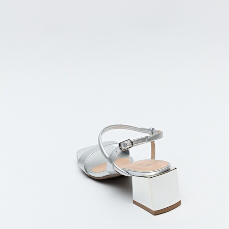 SANDALIA NINA Plateado