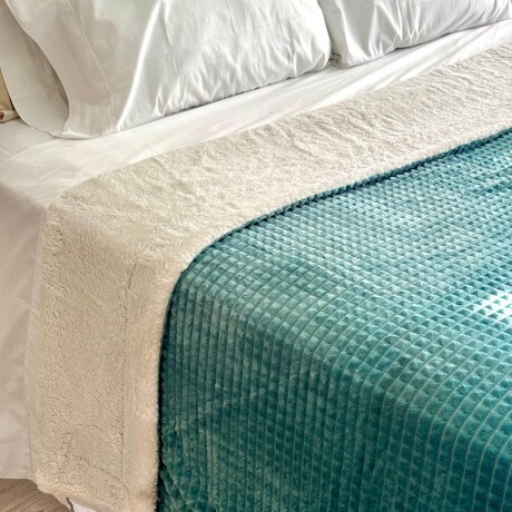 Frazada Soft Reversible C/Corderito 100% Poliéster 200x230cm Frazada Soft Reversible C/Corderito 100% Poliéster 200x230cm
