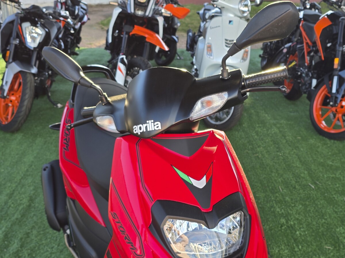 Aprilia Storm 125 SR 125 Storm Glossy | Permuta / Financia Aprilia Storm 125 SR 125 Storm Glossy | Permuta / Financia