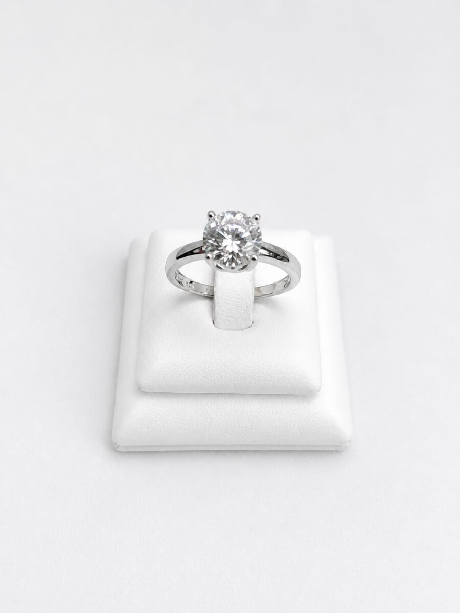 Anillo solitario con Zirconia grande engarce en cuatro puntas 