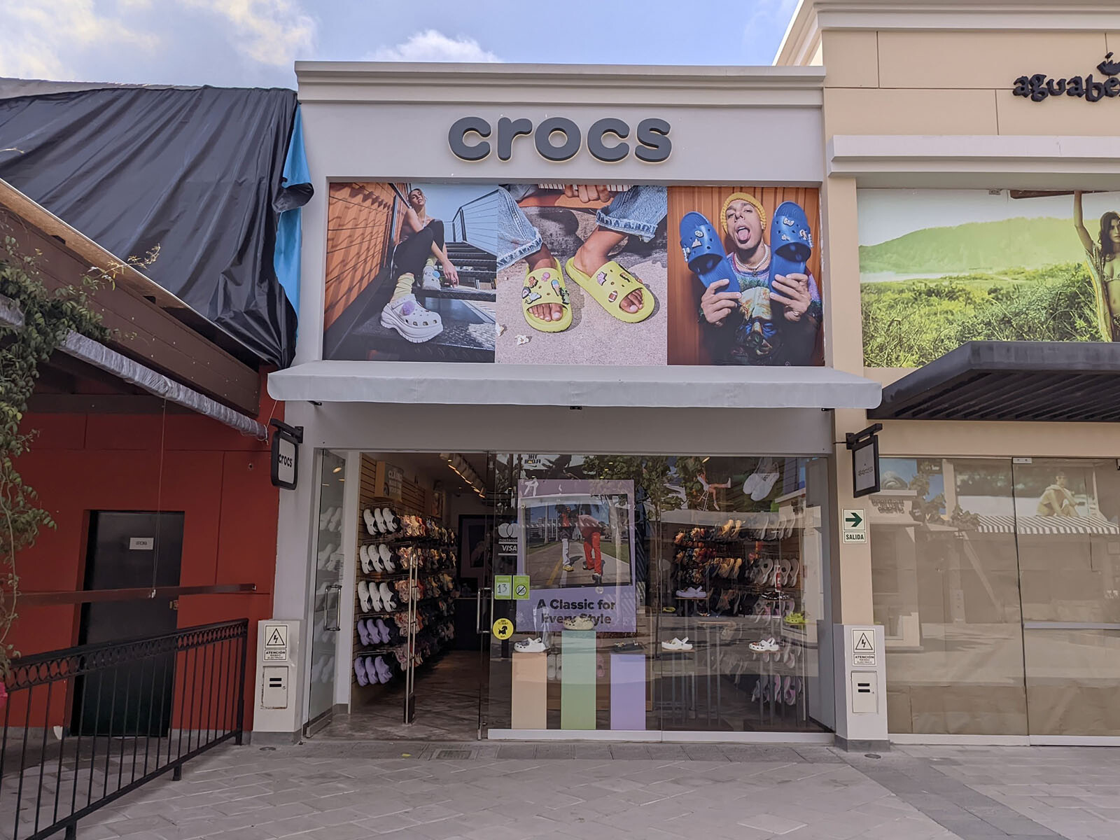 Crocs - Boulevard de Asia