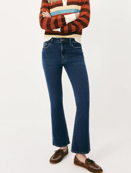 PANTALÓN DE JEAN MODELO PETIT FLARE AZUL