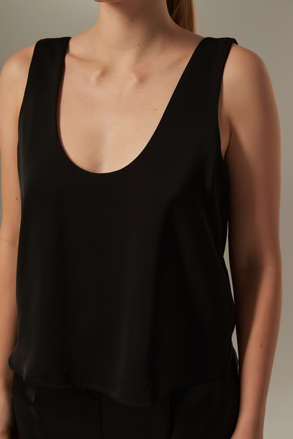 Musculosa Absi Negro