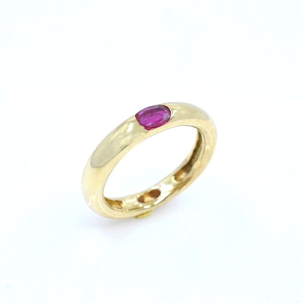 Anillo en oro 18k bombé con rubí legítimo oval Anillo en oro 18k bombé con rubí legítimo oval