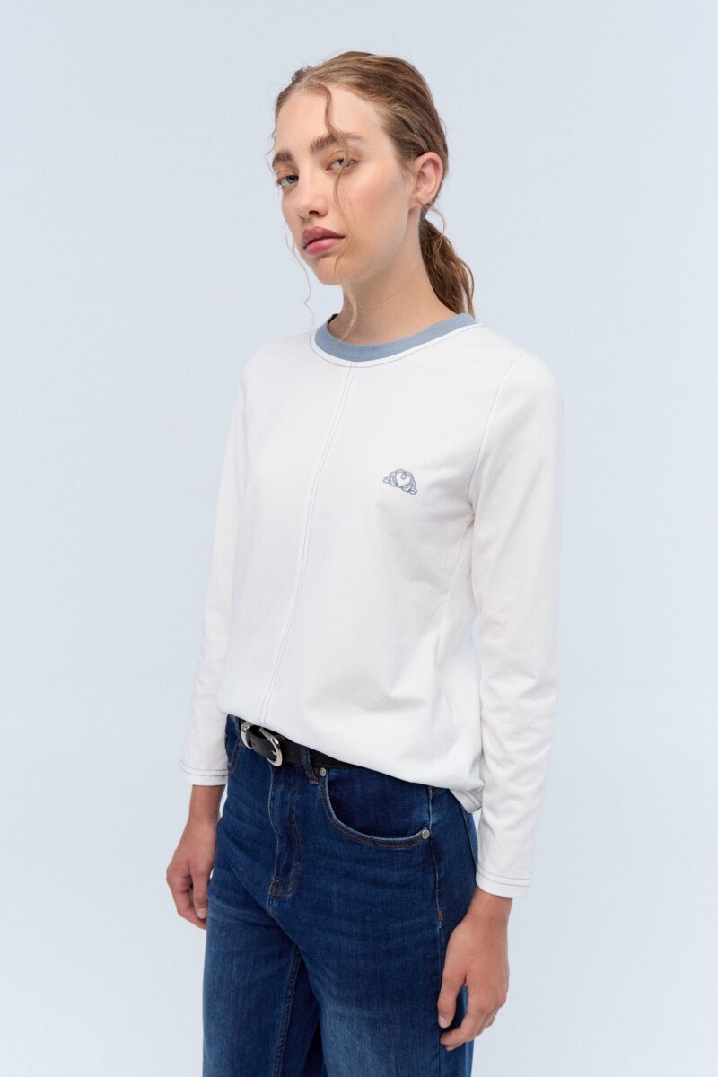 Remera Rosmora Crudo