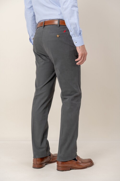 Pantalón gabardina classic fit Gris
