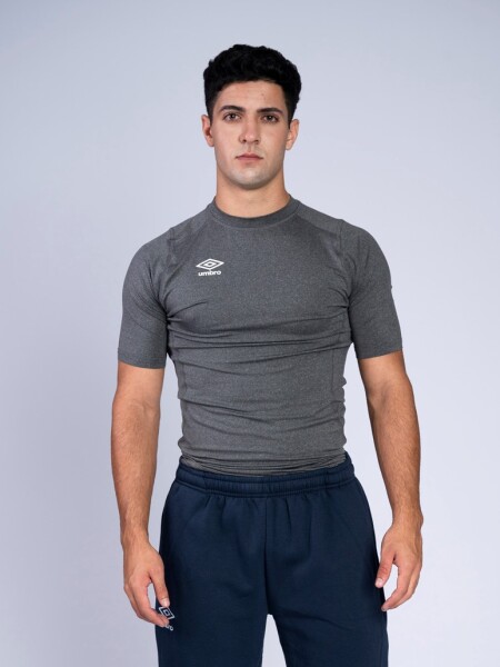 Remera Térmica Manga Corta Umbro Hombre Gris