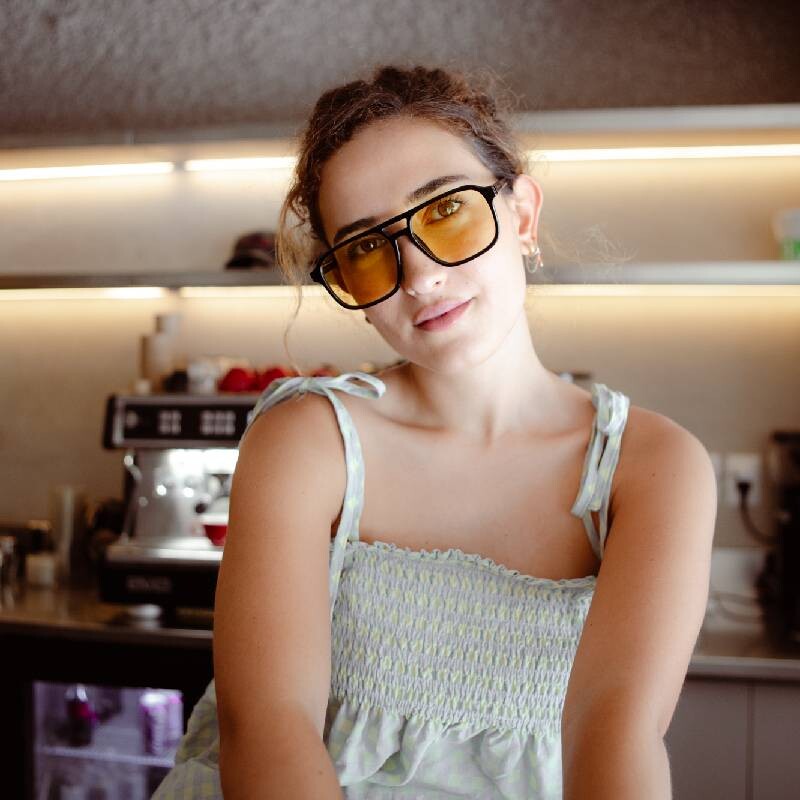 Lentes de Sol Chilli Beans Berna Unisex Negro - Amarillo