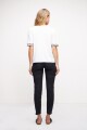Remera con peto bordado blanco