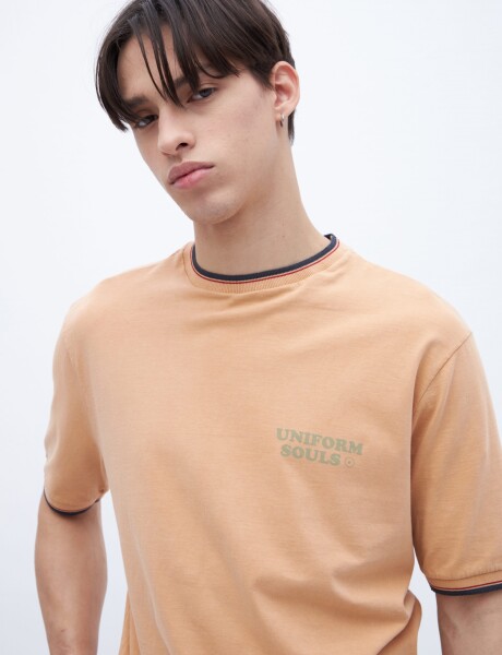 Remera Cairo Camel